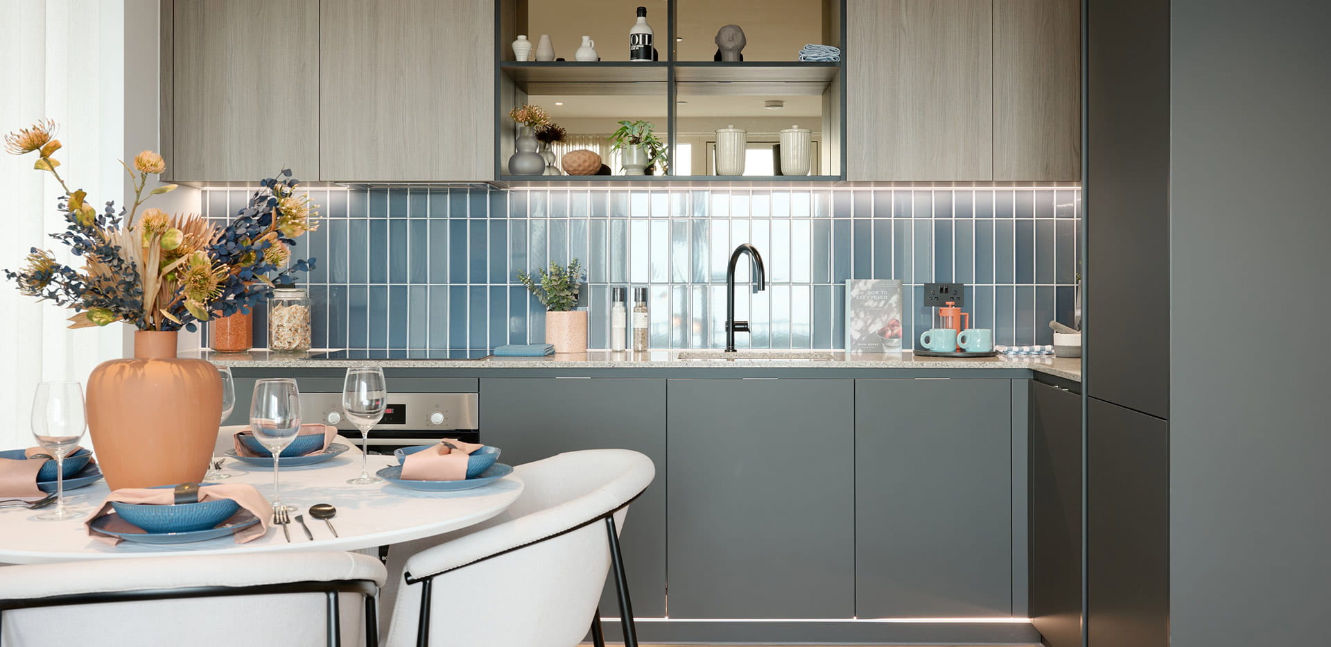 An image of the kitchen within property 332 at Quadrant House