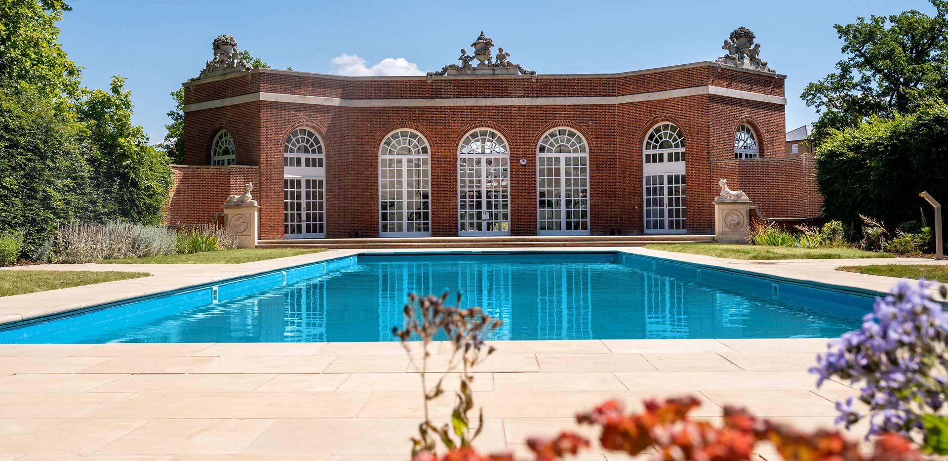 Berkeley, Trent Park, Facilities, Outside Swimming Pool