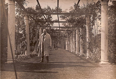 Historical photo of Winston Churchill.