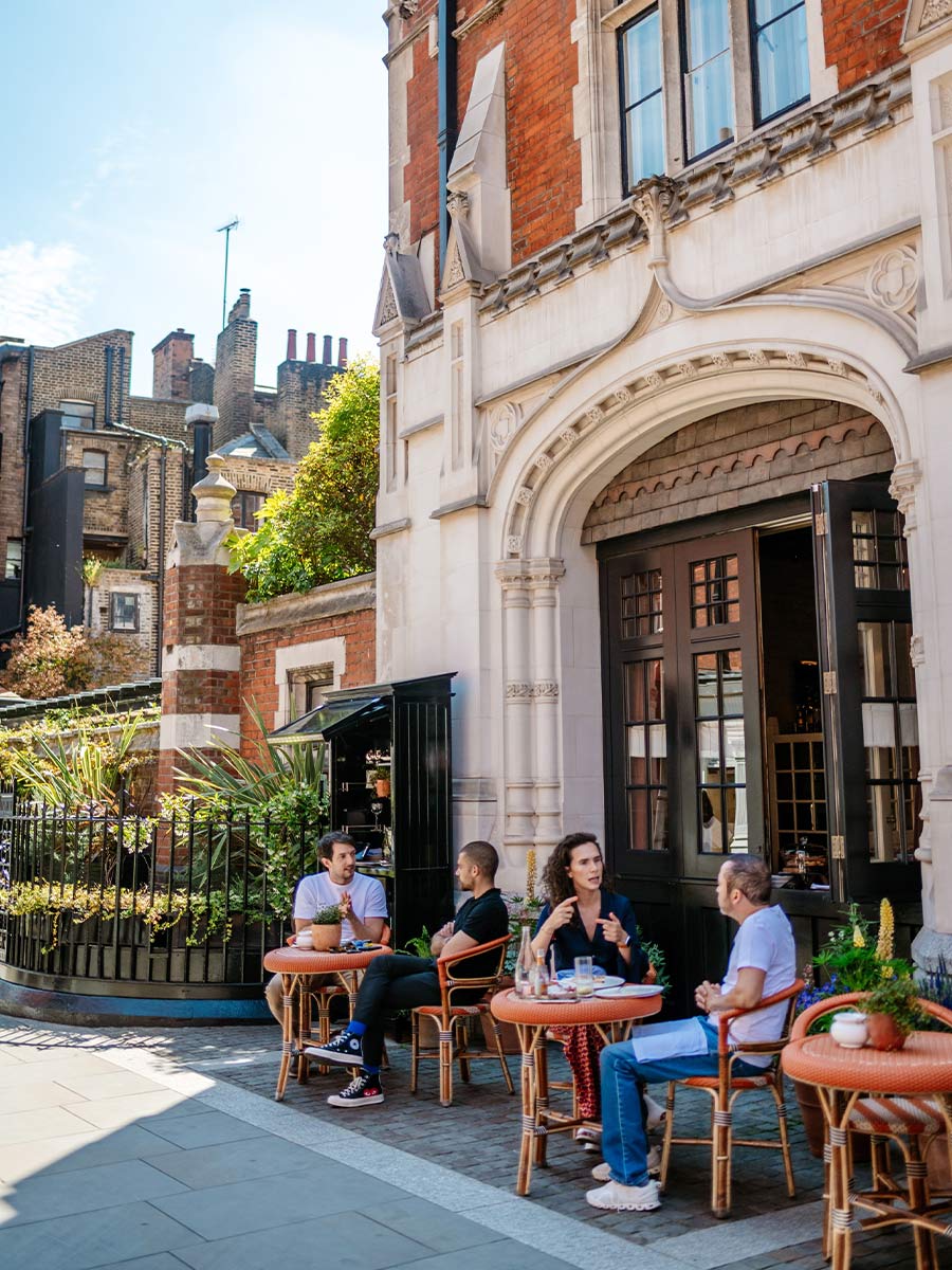 Trillium, Exterior, Local Area