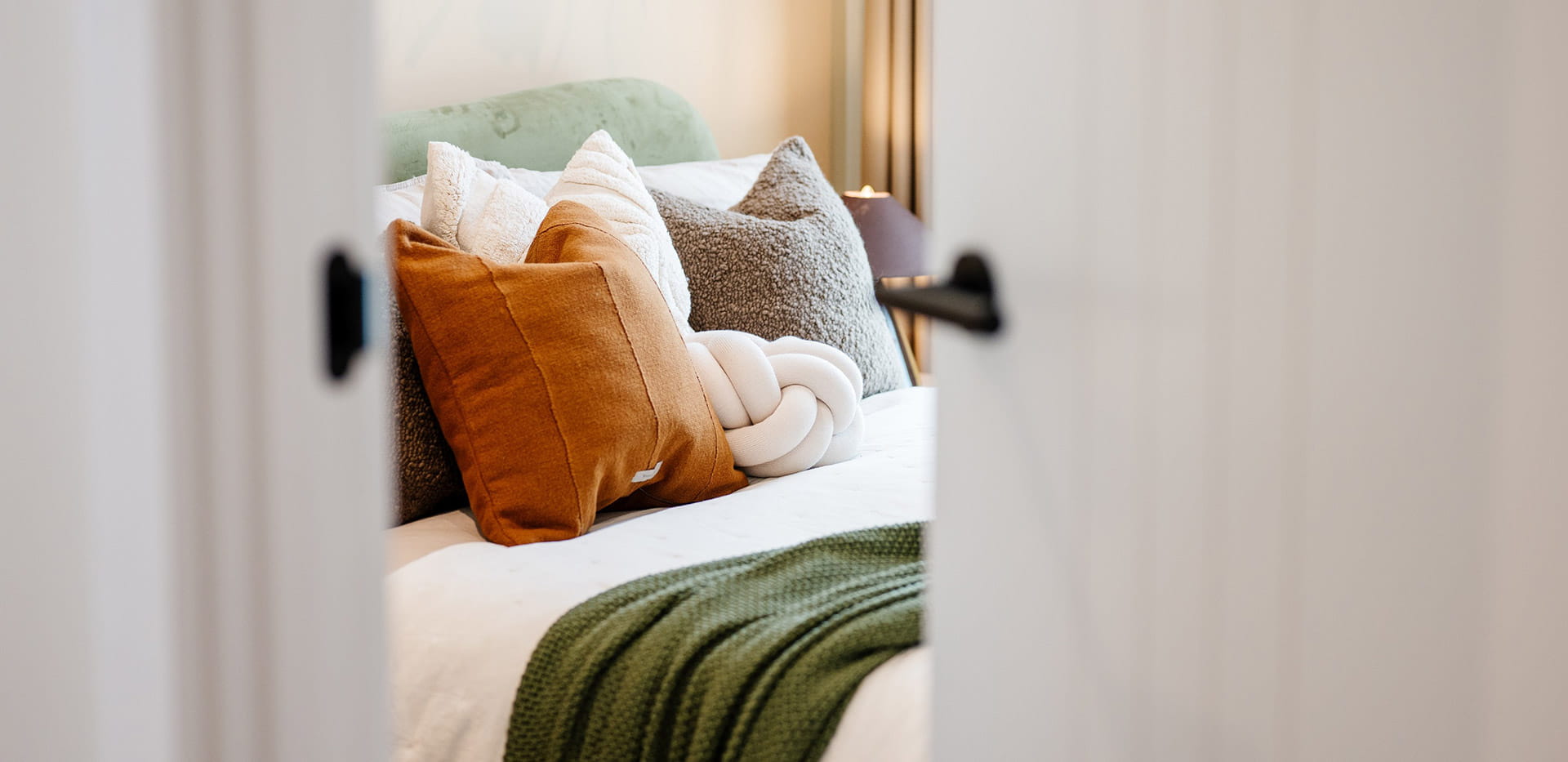 Redwood 3 bedroom showhome bedroom details