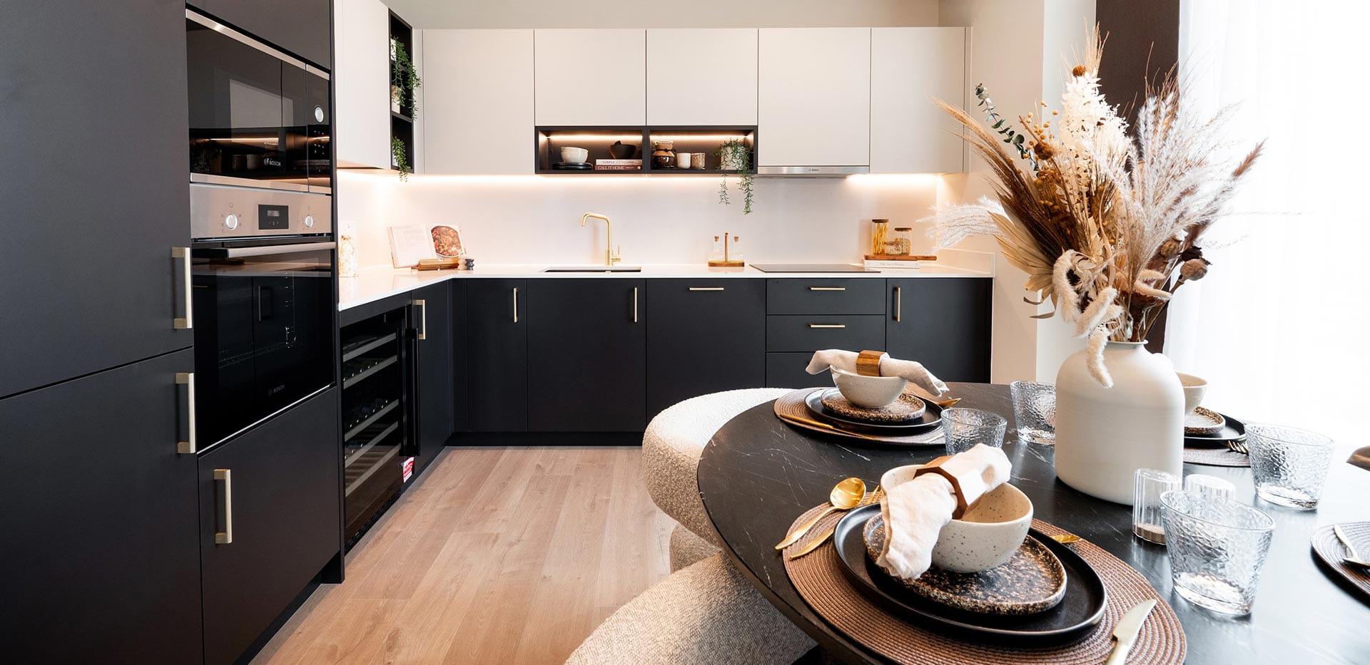 Redwood 3 bedroom showhome spacious kitchen