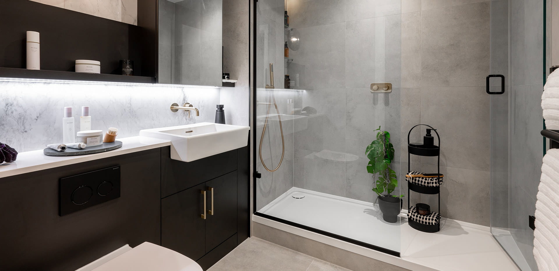 An interior En Suite at TwelveTrees Park