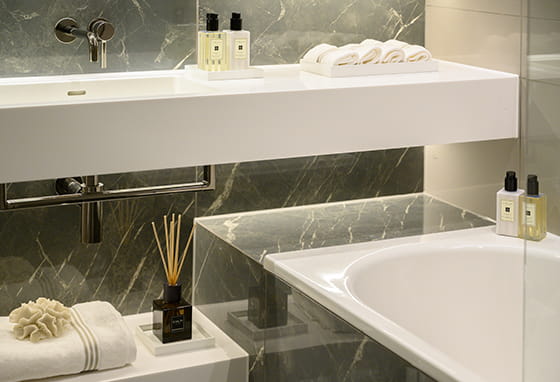 White City Living, Specification, Bathroom