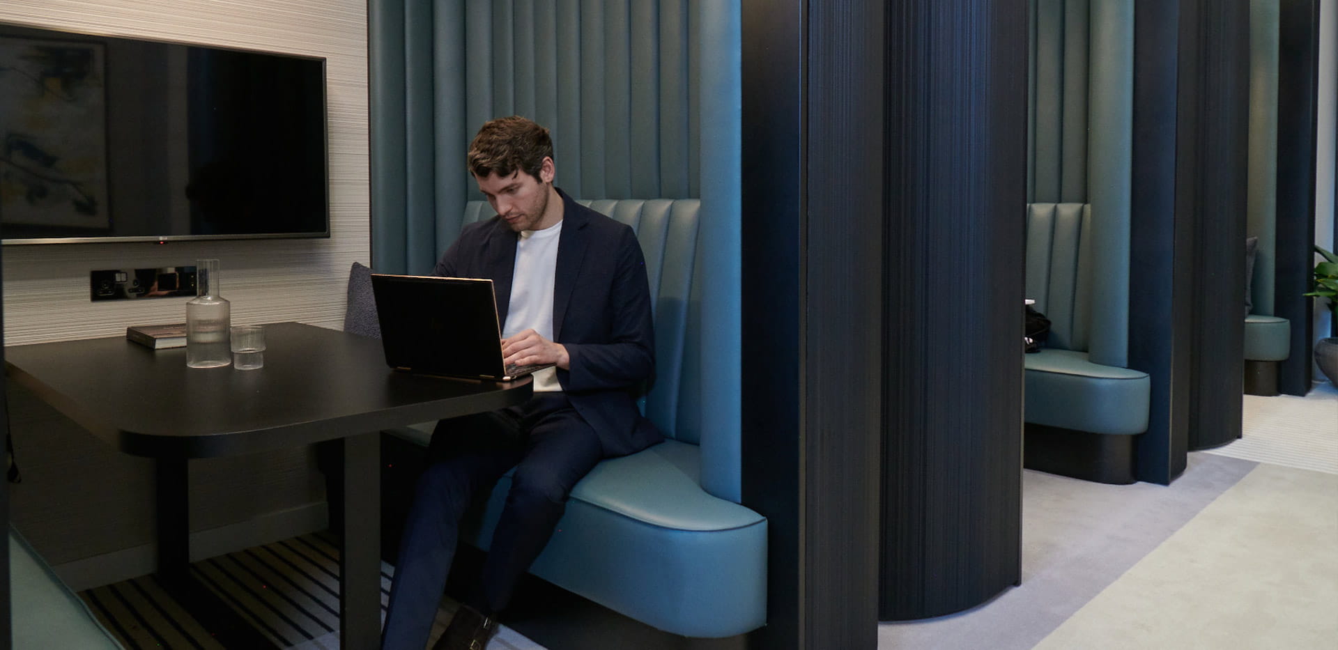 Resident's Facilities - business lounge