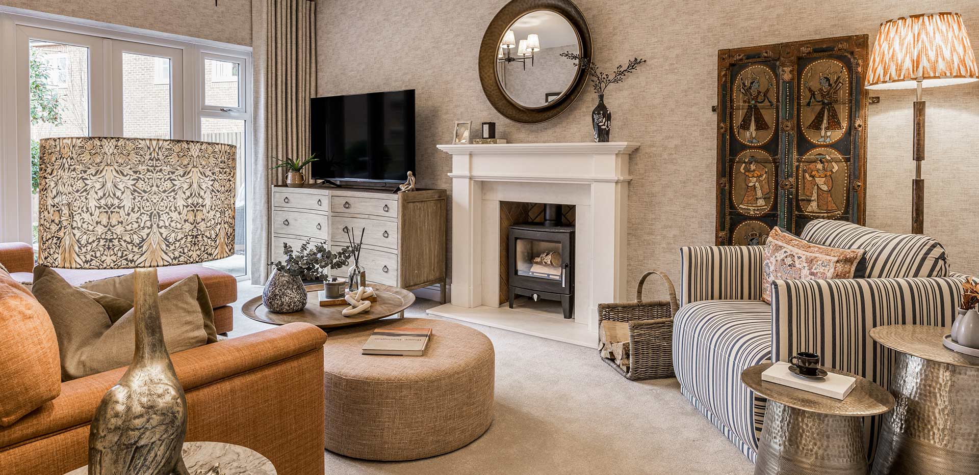 4 bedroom showhome well decorated living area 