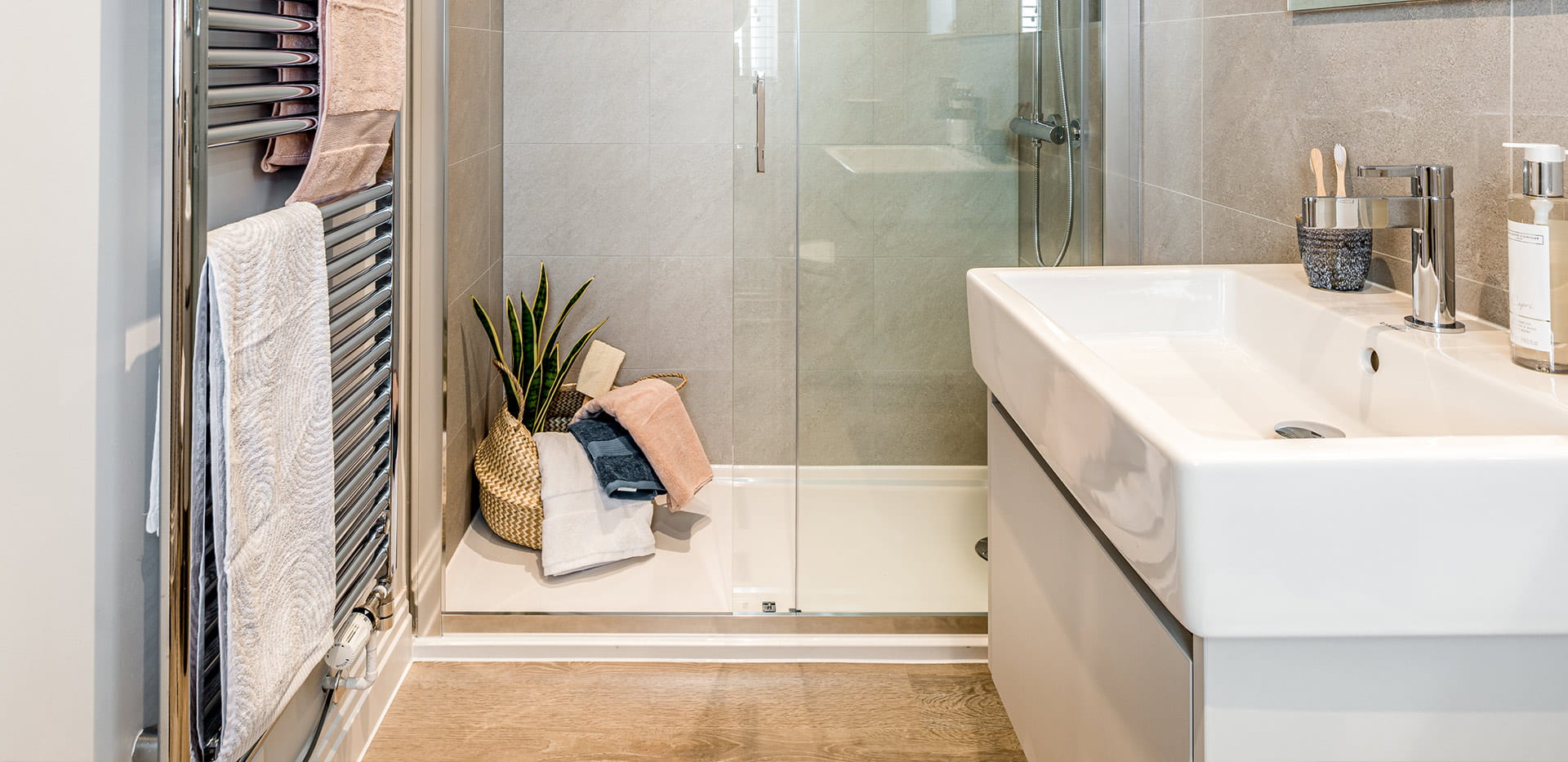 Woodhurst Park, Waters Reach, 3 Bedroom House, Bathroom