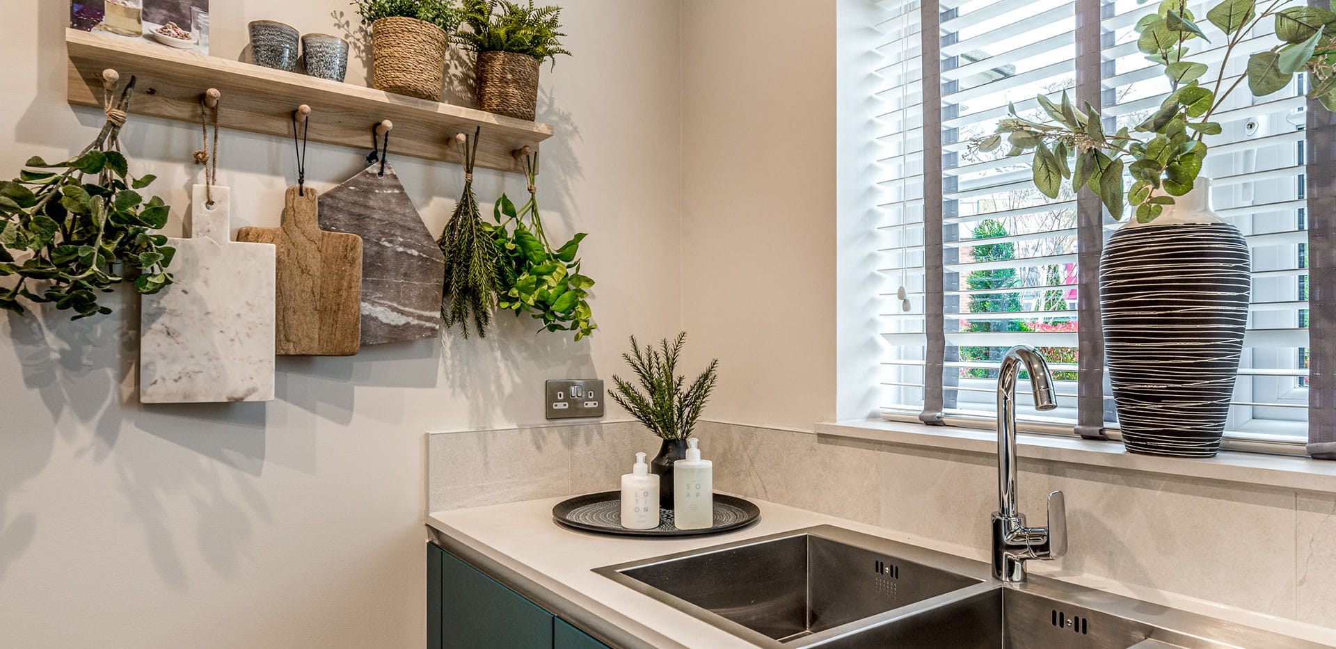 Woodhurst Park, Waters Reach, 3 Bedroom House, Kitchen