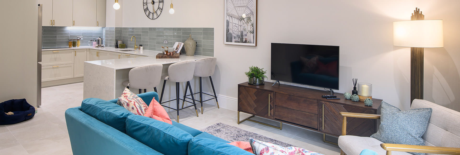 Knights Quarter - Royal Terrace Interior Living/Kitchen