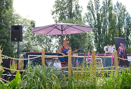 Image of a Taylor Swift tribute act performing at Grand Union