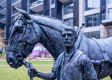 Leading UK Sculptor Unveils 250 City Road Public Courtyards